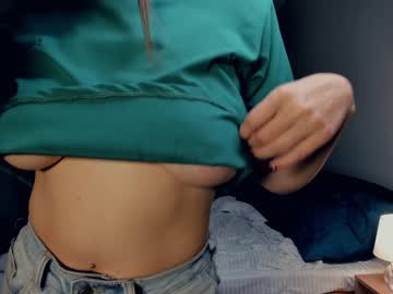 girl Chaturbate Asian Sex Cams with helen_enjoys