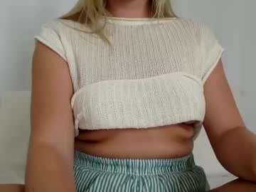 girl Chaturbate Asian Sex Cams with innocentblonde789